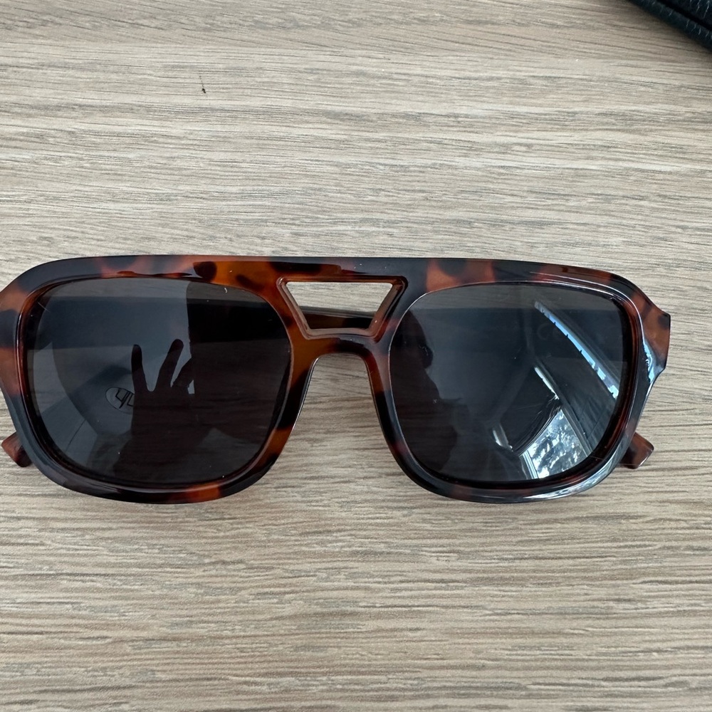 H&M retro sunglasses